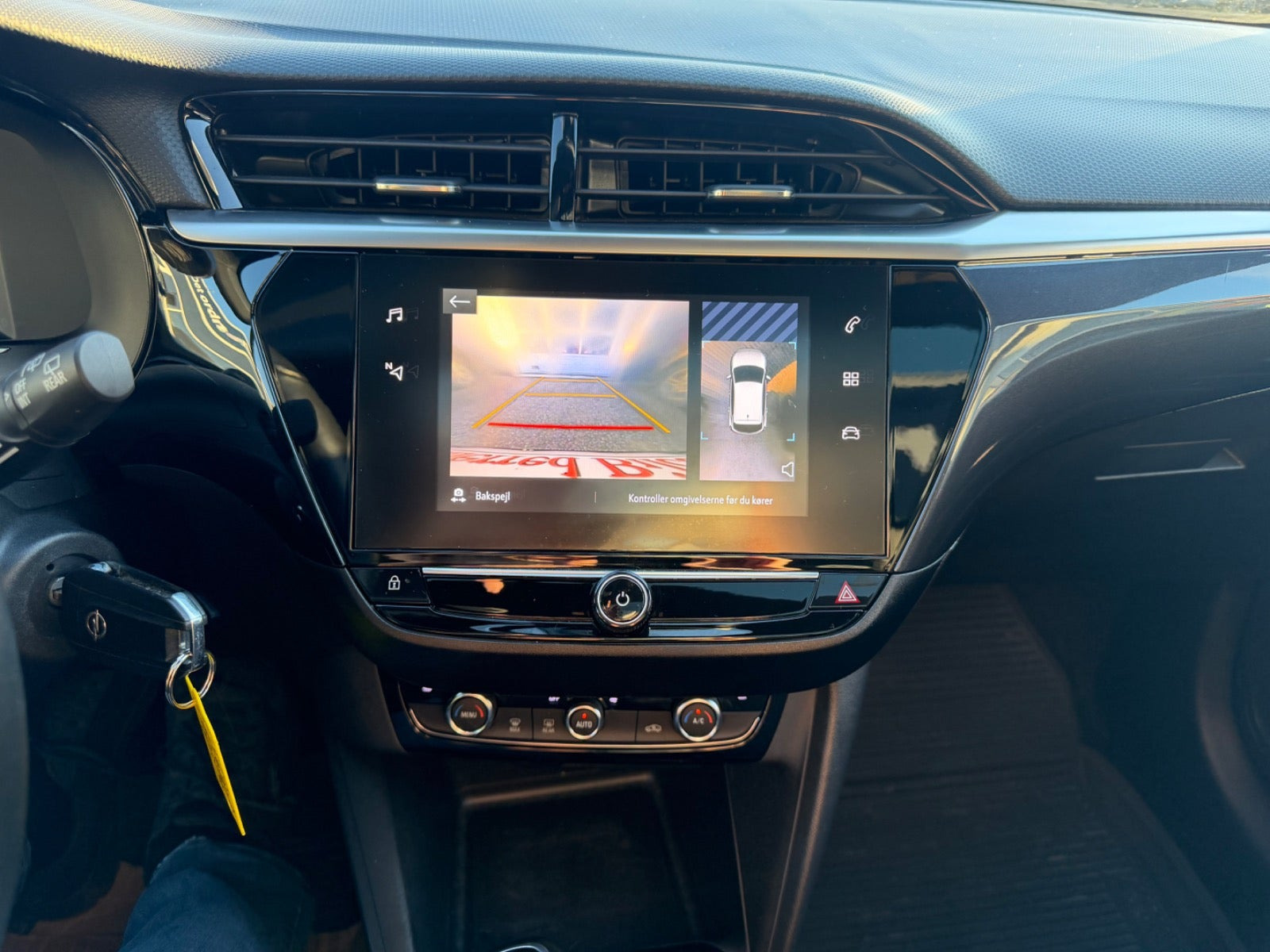 Sort Opel Corsa fra 2022