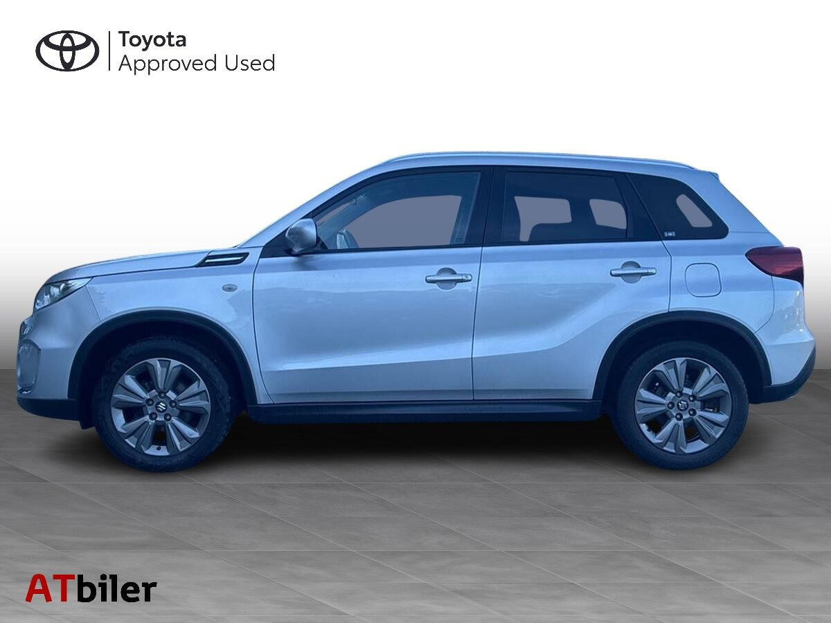 Sølv Suzuki Vitara fra 2019