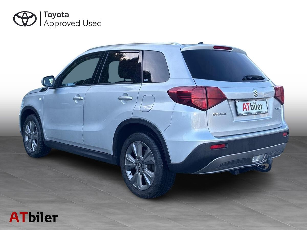 Sølv Suzuki Vitara fra 2019