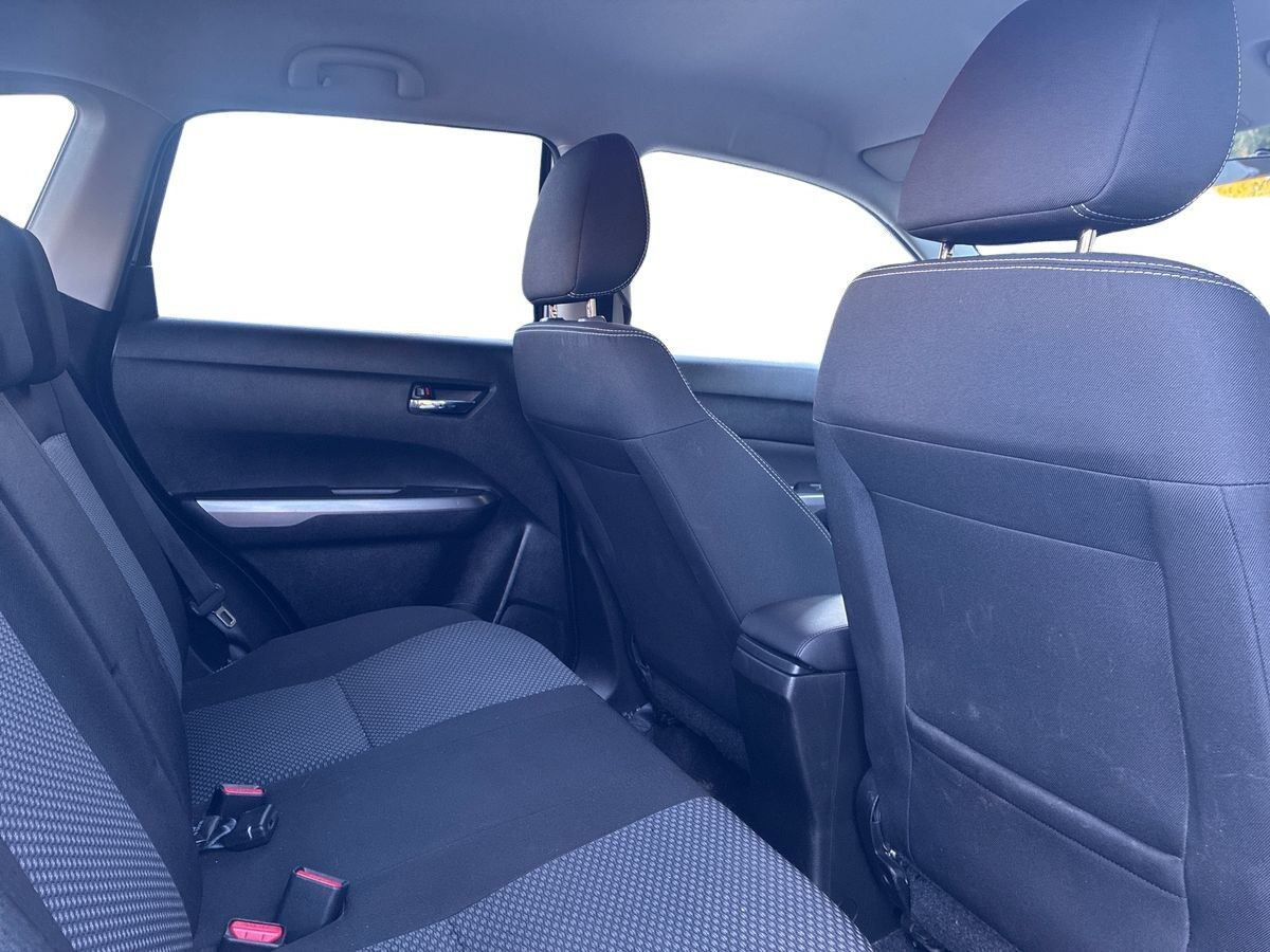 Sølv Suzuki Vitara fra 2019