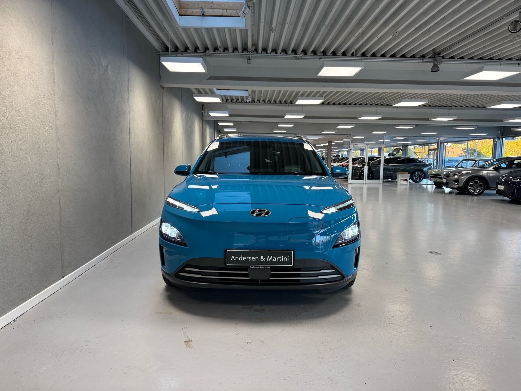Blå Hyundai Kona fra 2023