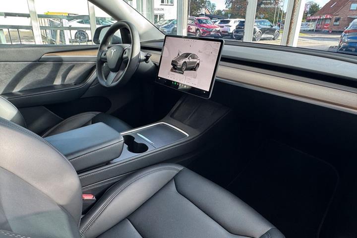undefined Tesla Model Y fra 2023