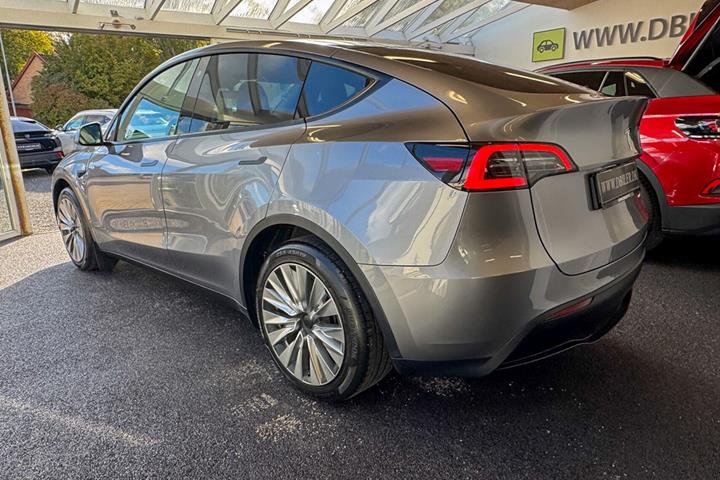 undefined Tesla Model Y fra 2023
