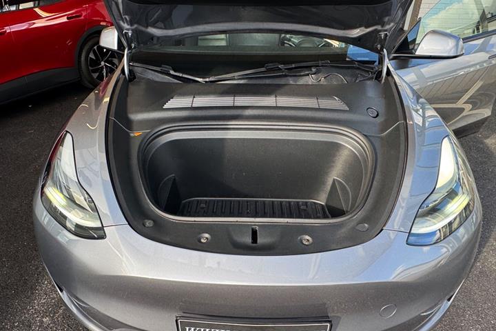 undefined Tesla Model Y fra 2023
