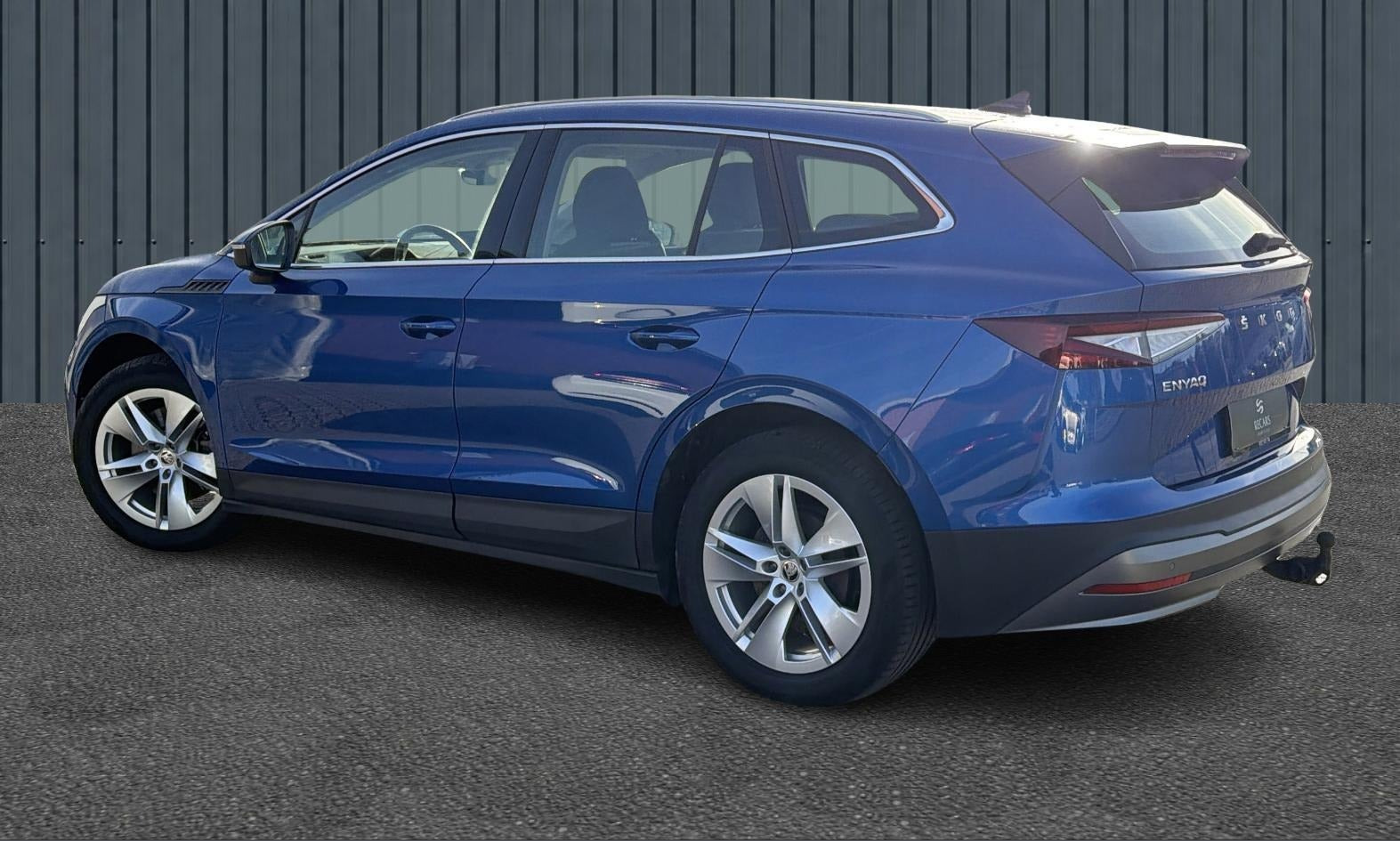 Blå Skoda Enyaq fra 2022