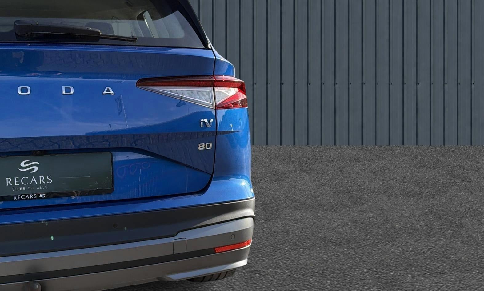 Blå Skoda Enyaq fra 2022