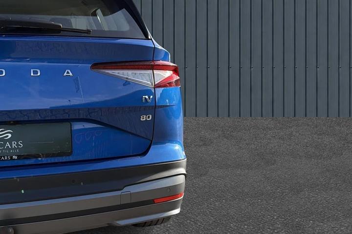 Blå Skoda Enyaq fra 2022