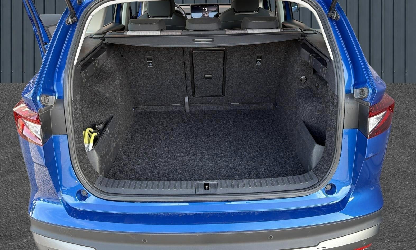 Blå Skoda Enyaq fra 2022