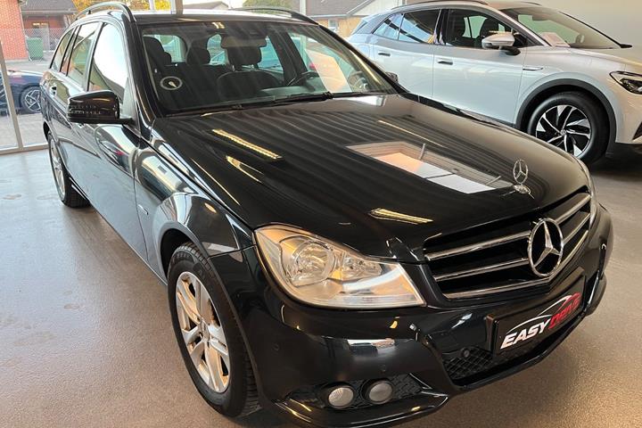 Sort Mercedes C180 fra 2011