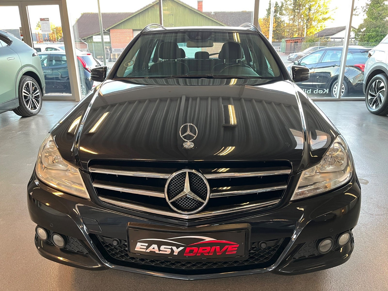 Sort Mercedes C180 fra 2011