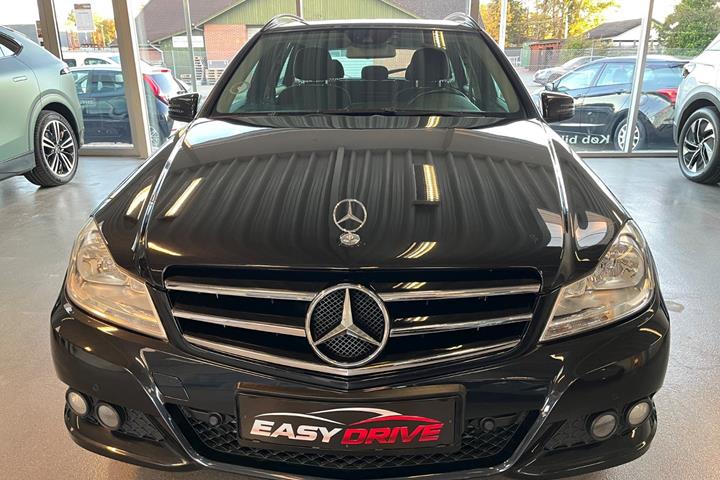 Sort Mercedes C180 fra 2011