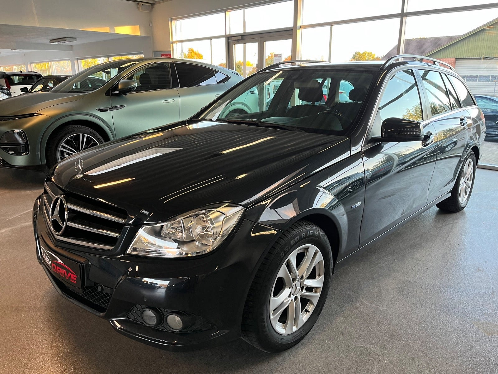 Sort Mercedes C180 fra 2011