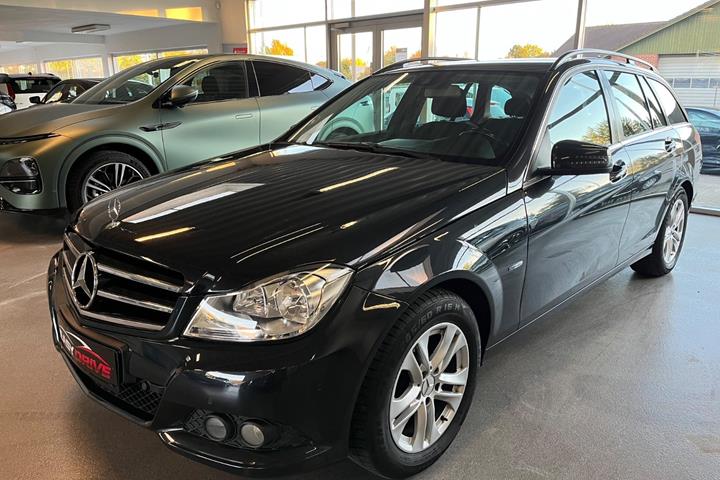 Sort Mercedes C180 fra 2011