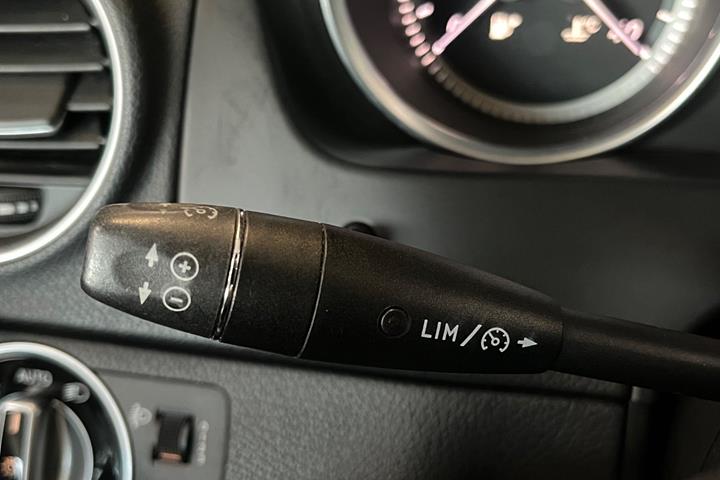 Sort Mercedes C180 fra 2011