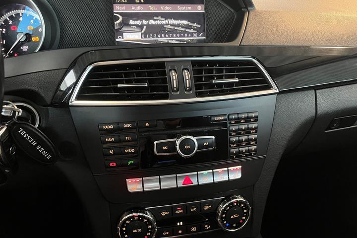 Sort Mercedes C180 fra 2011