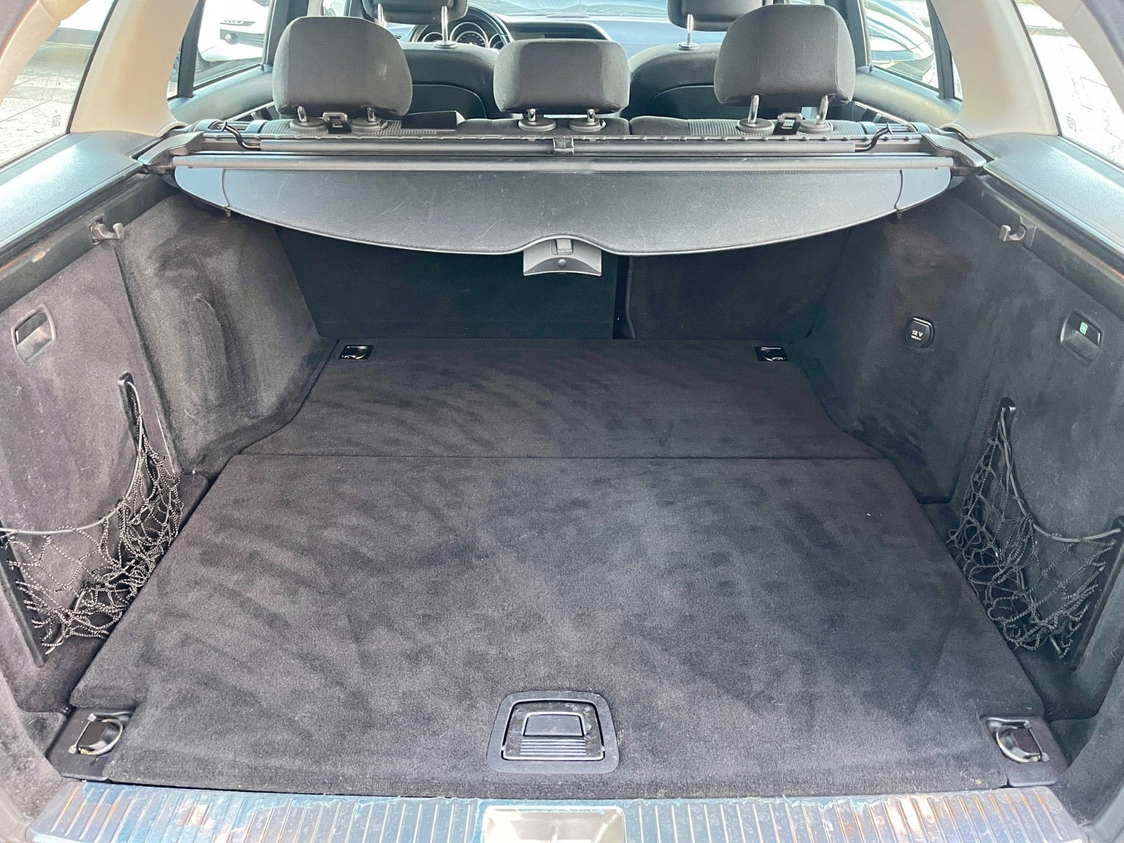 Sort Mercedes C180 fra 2011