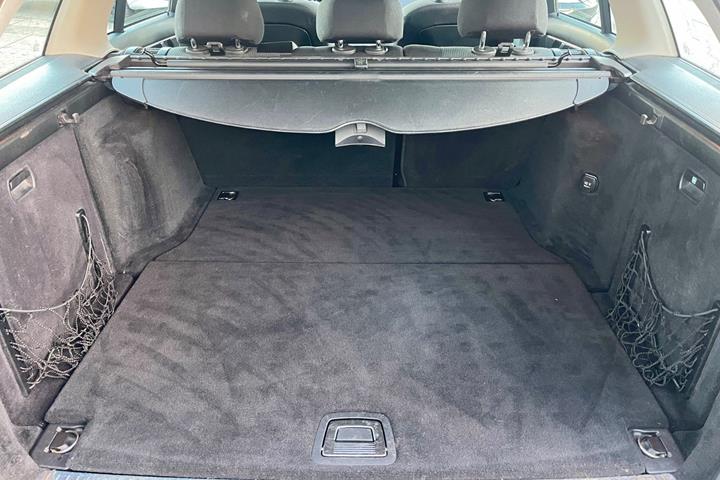 Sort Mercedes C180 fra 2011