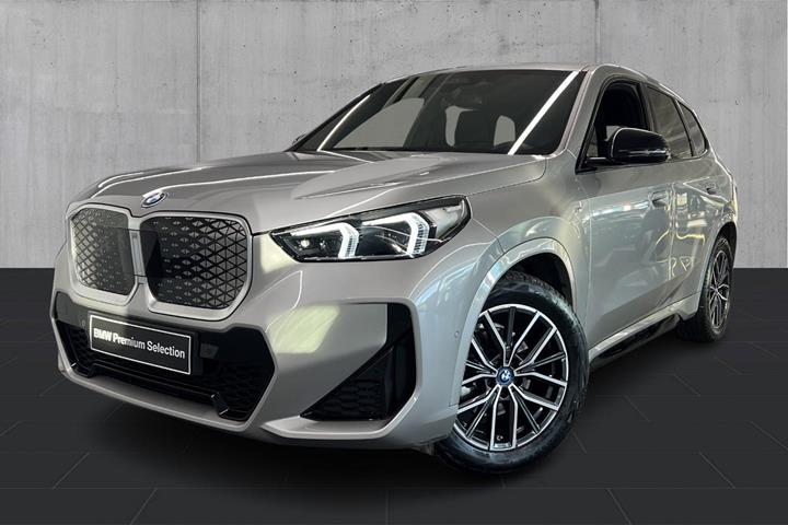 Sølv BMW iX1 fra 2024