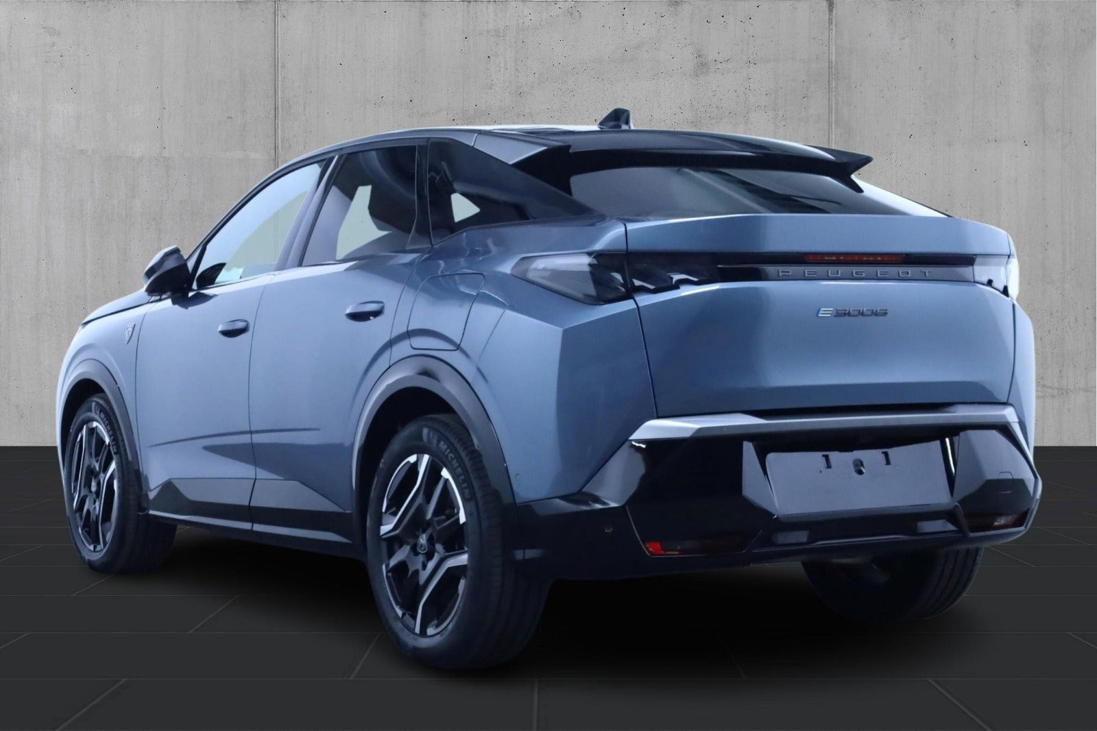 Sort Peugeot e-3008 fra 2025