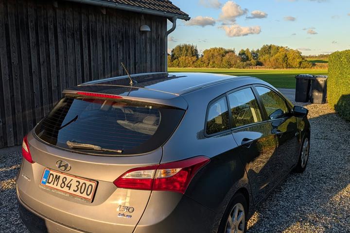 Grå Hyundai i30 fra 2014