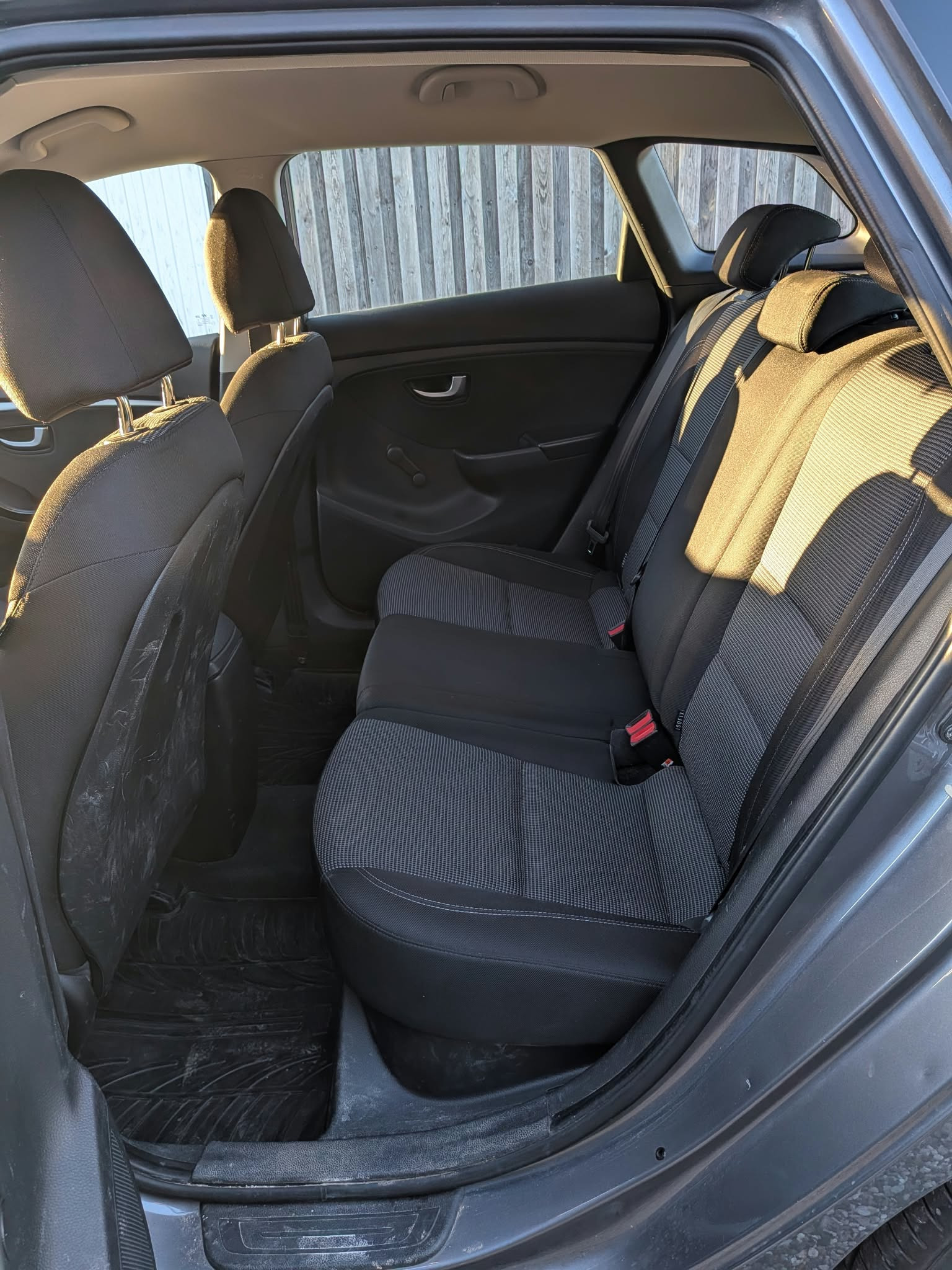 Grå Hyundai i30 fra 2014