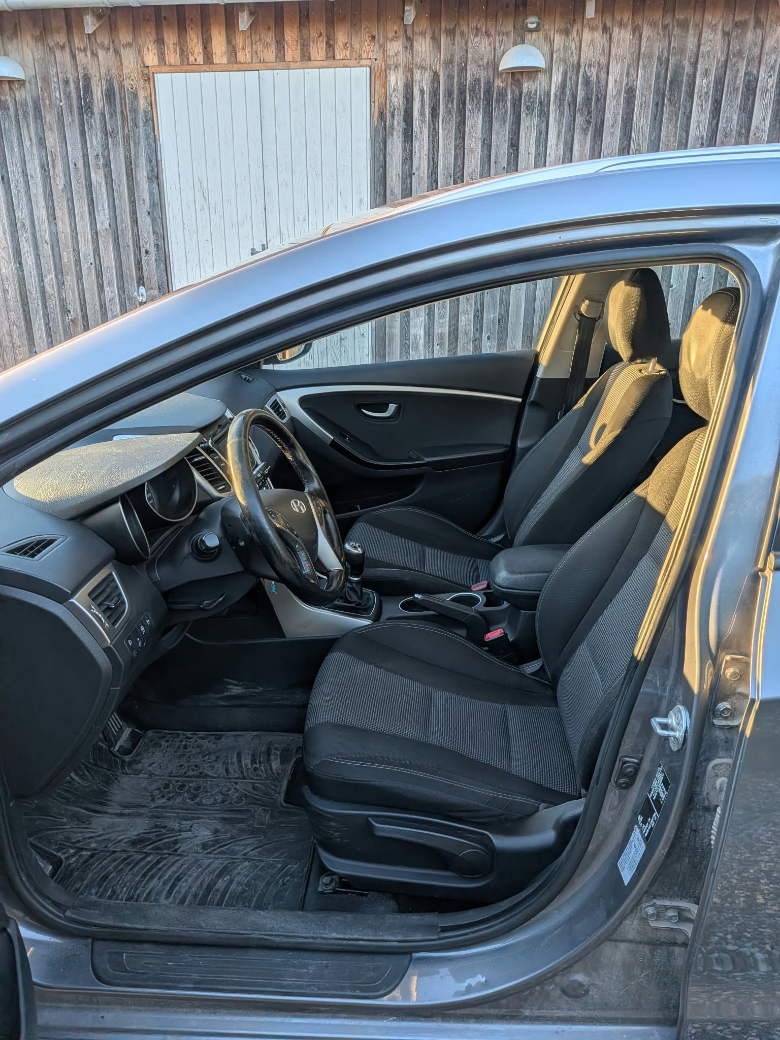 Grå Hyundai i30 fra 2014
