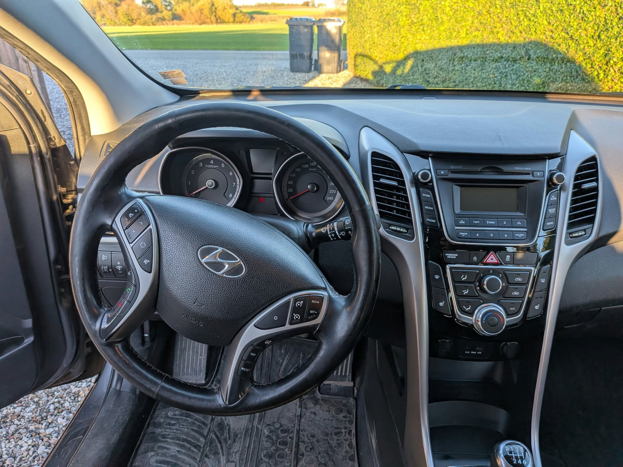 Grå Hyundai i30 fra 2014