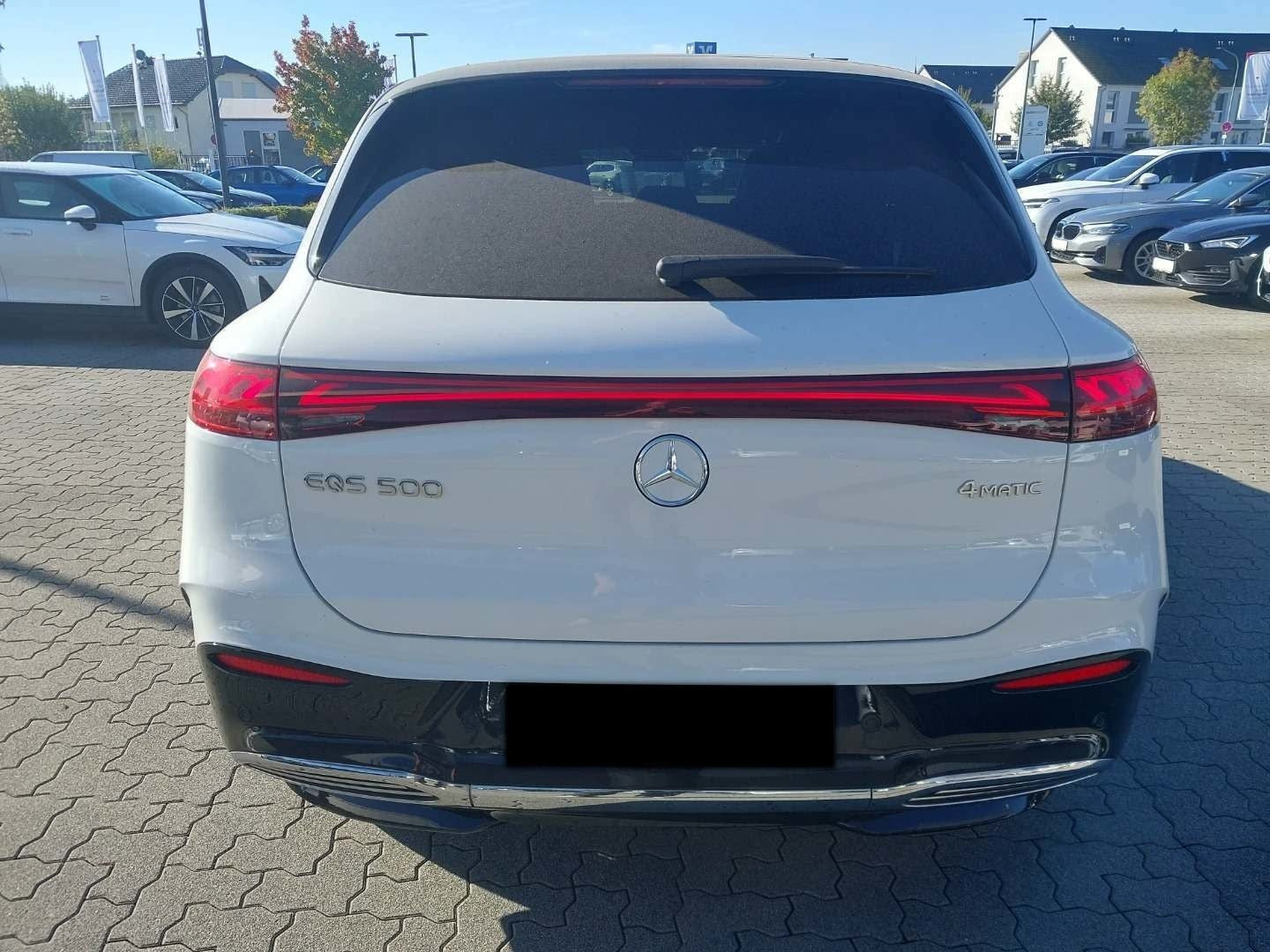 Hvid Mercedes EQS500 fra 2024