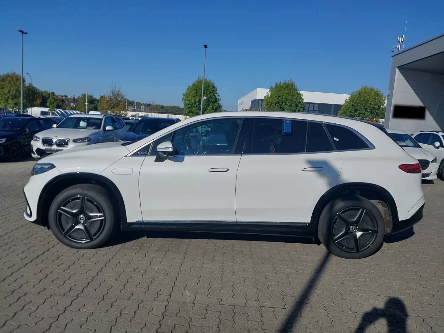 Hvid Mercedes EQS500 fra 2024