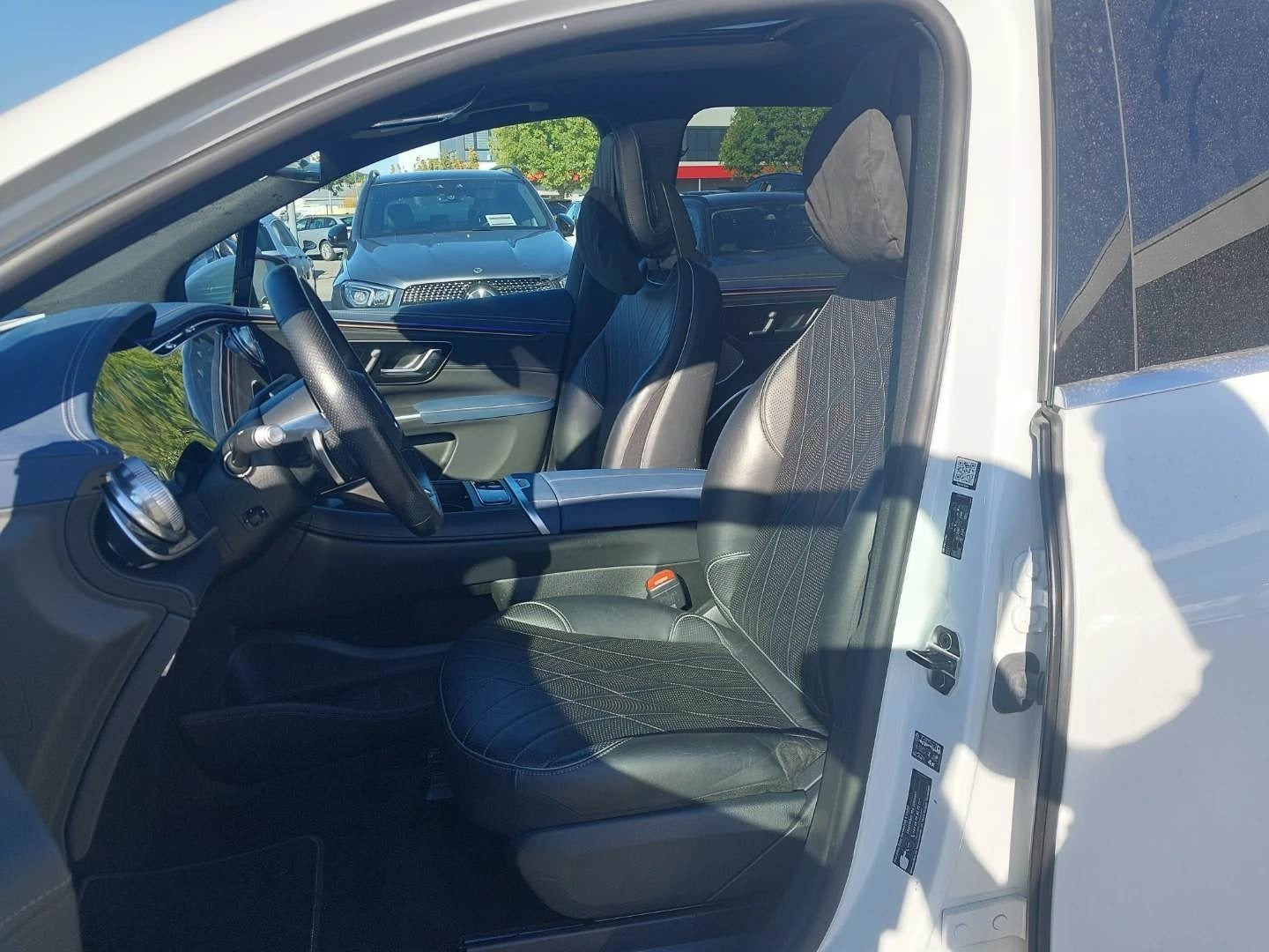 Hvid Mercedes EQS500 fra 2024