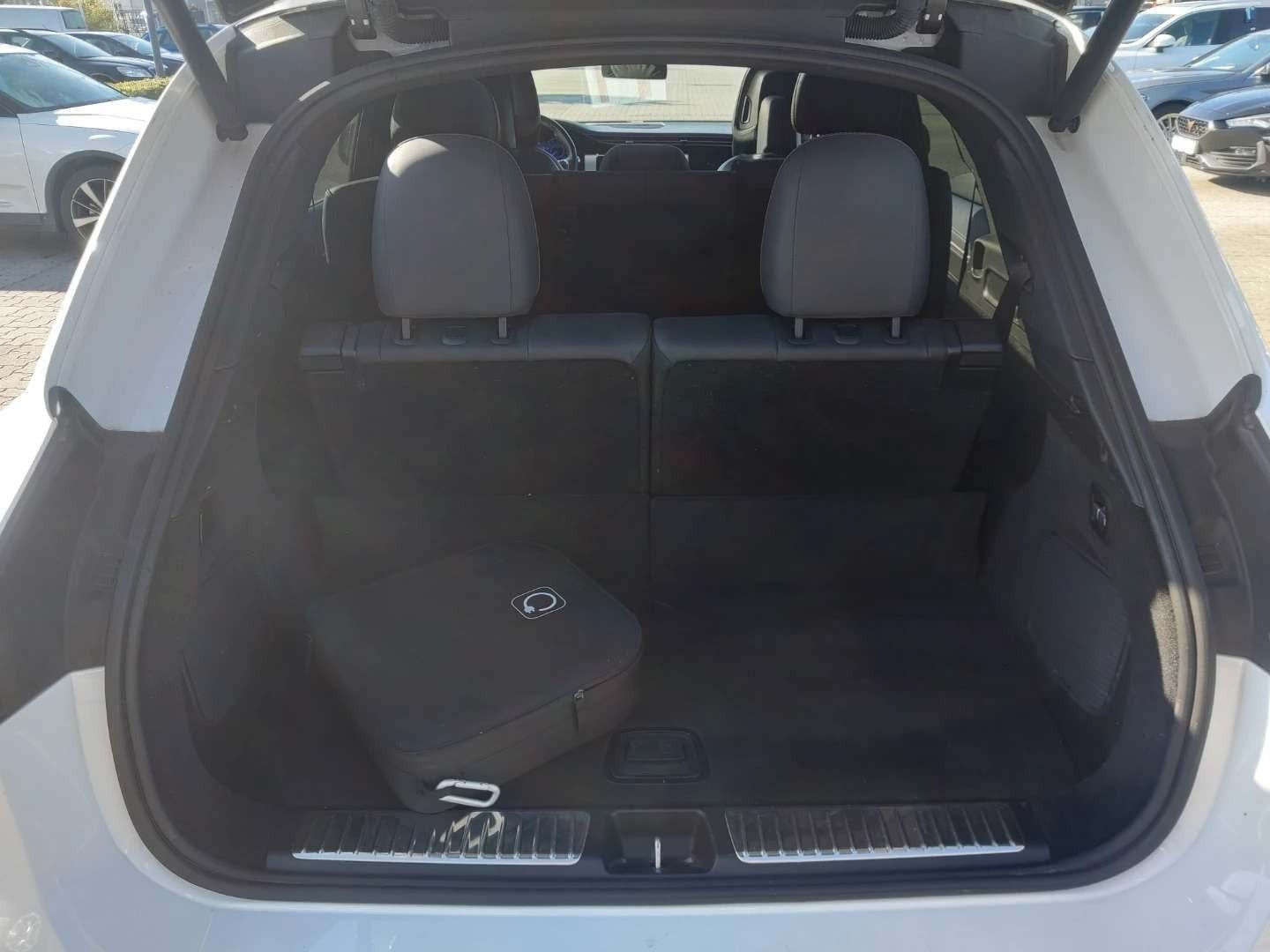 Hvid Mercedes EQS500 fra 2024