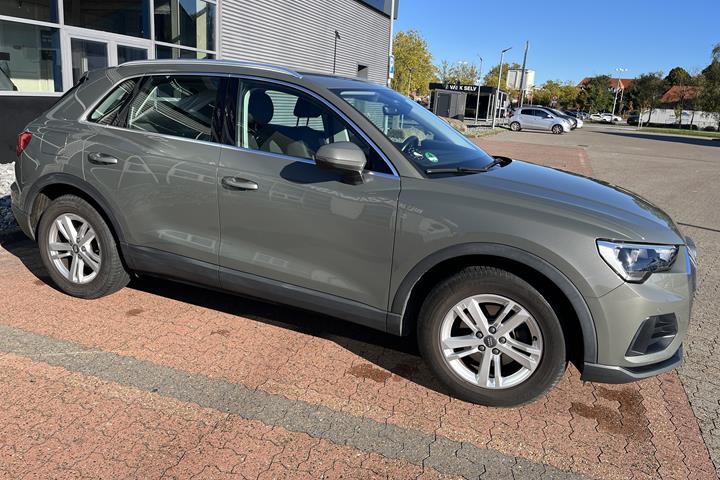 Grå Audi Q3 fra 2019