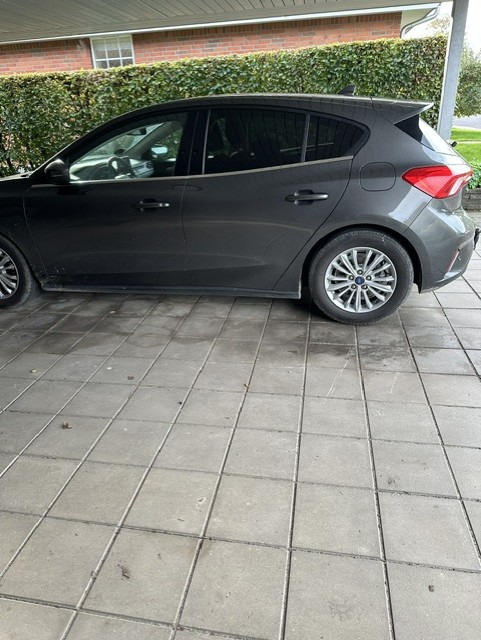Grå Ford Focus fra 2020