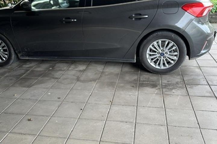Grå Ford Focus fra 2020