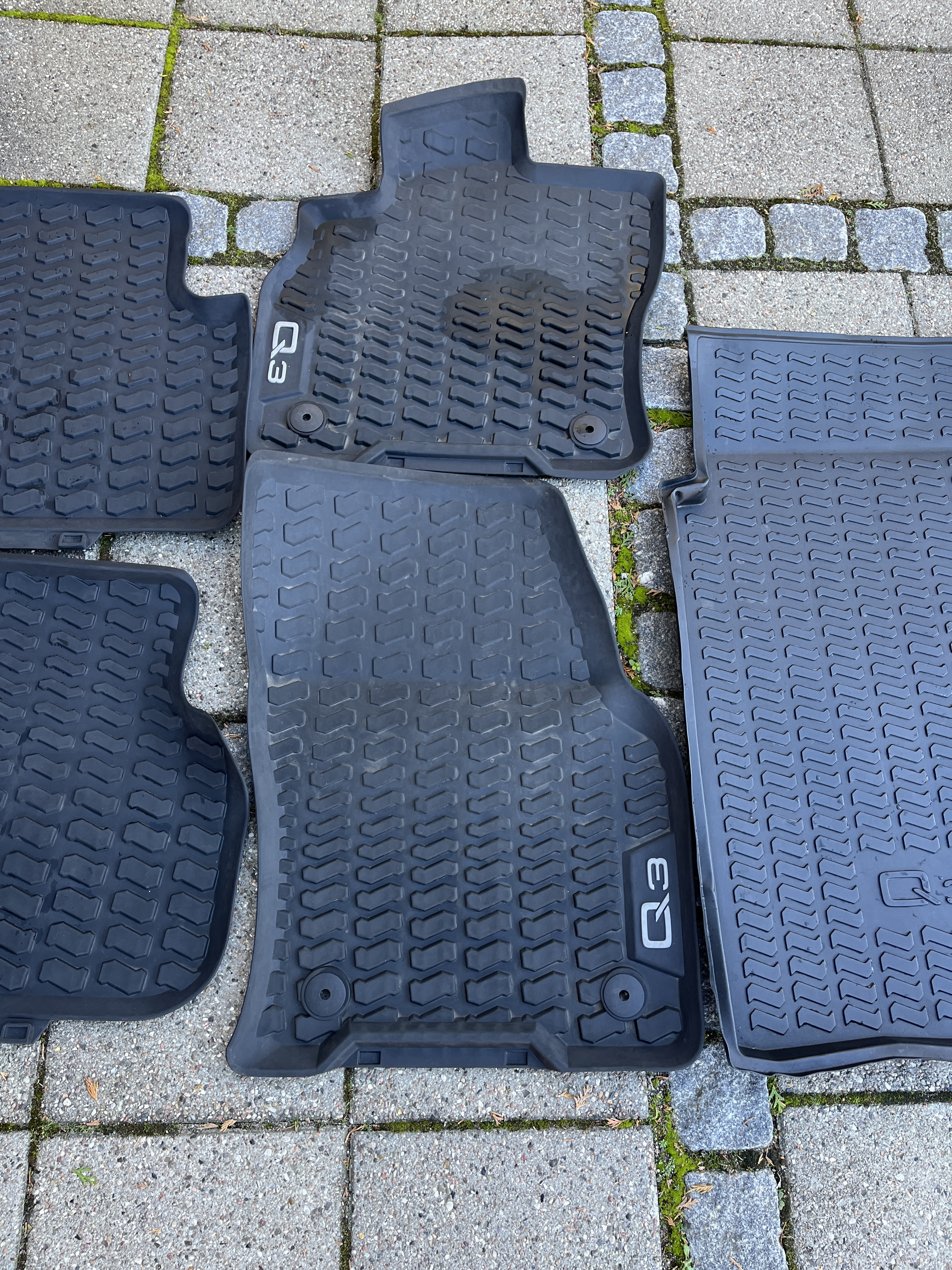 Grå Audi Q3 fra 2019