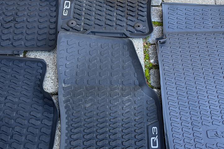 Grå Audi Q3 fra 2019