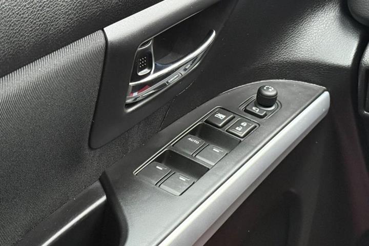 Sølv Suzuki SX4 S-Cross fra 2017
