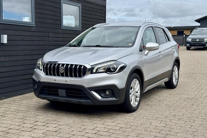 Sølv Suzuki SX4 S-Cross fra 2017