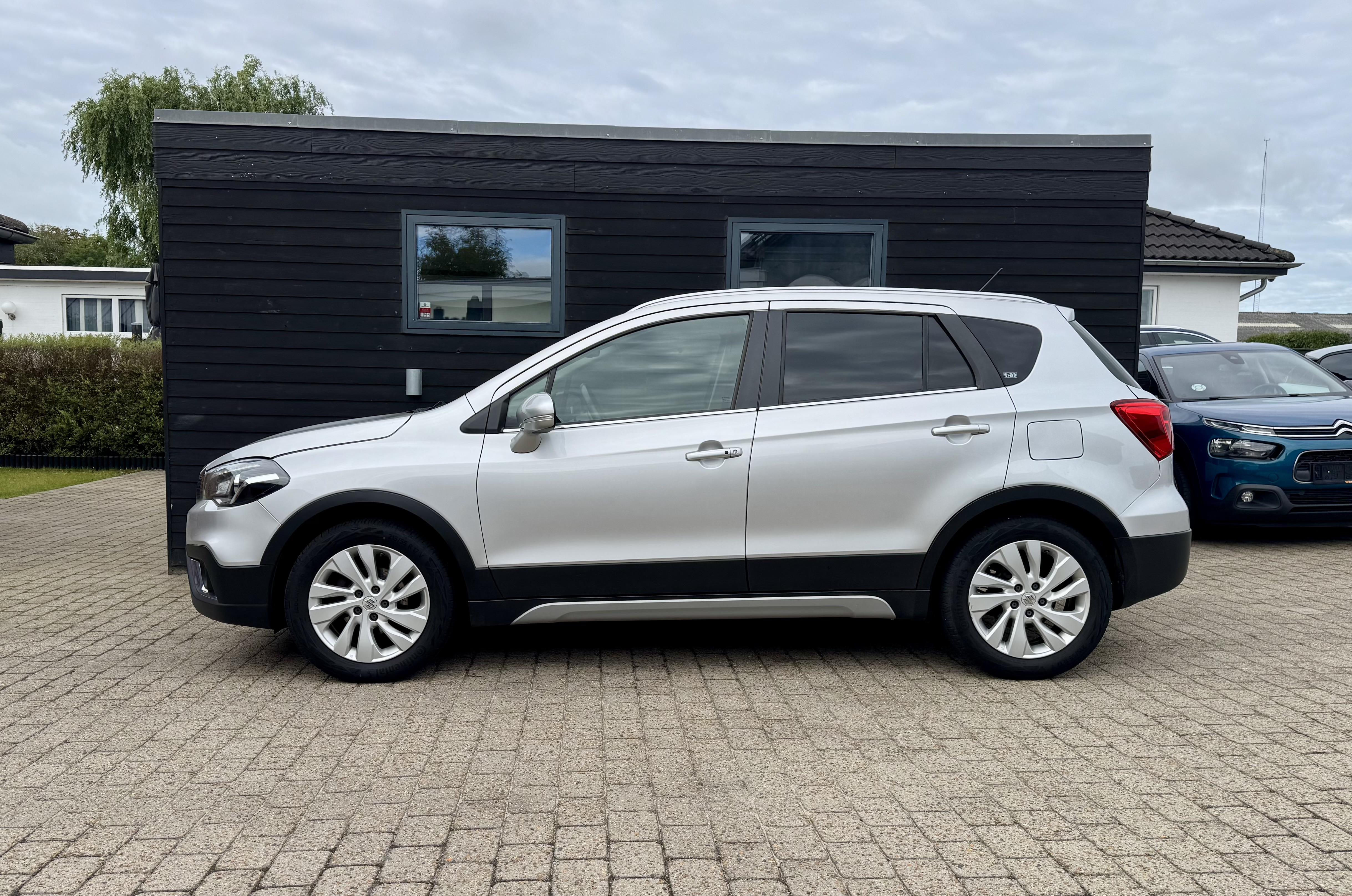 Sølv Suzuki SX4 S-Cross fra 2017