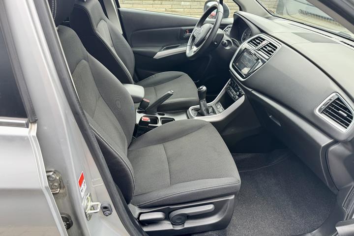 Sølv Suzuki SX4 S-Cross fra 2017