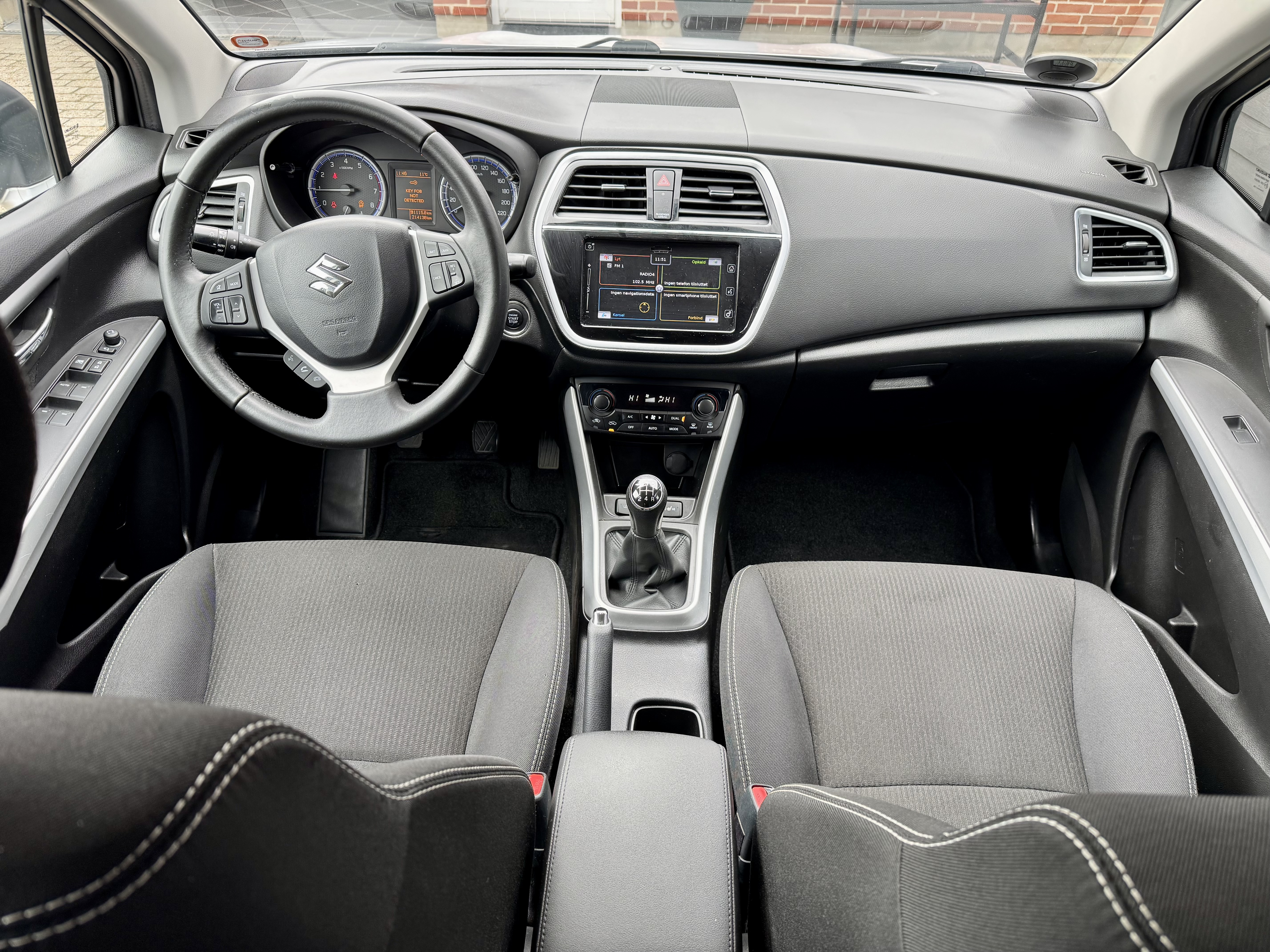 Sølv Suzuki SX4 S-Cross fra 2017