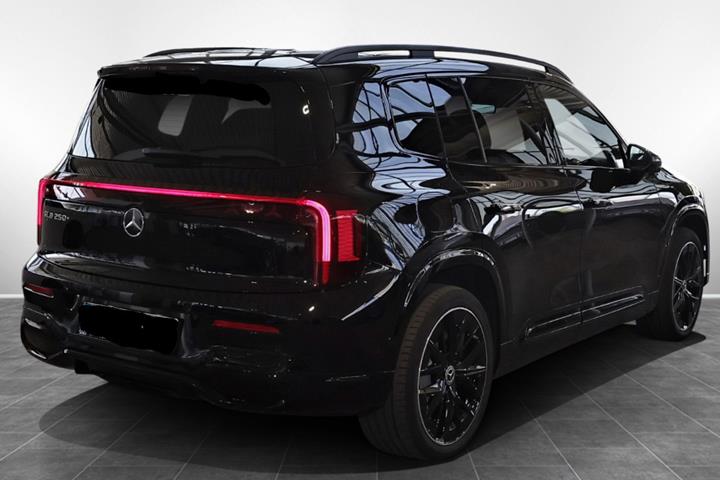 Sort Mercedes GLB250+ fra 2026