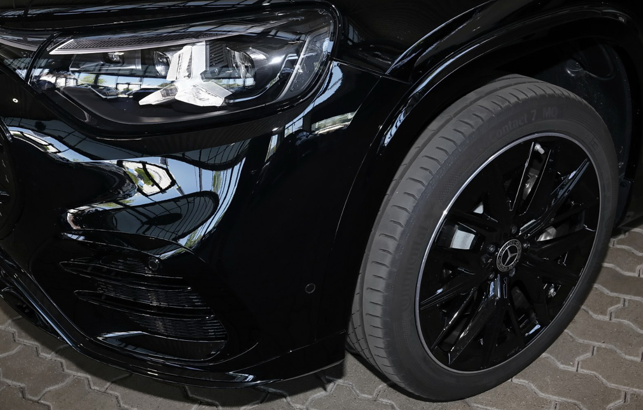 Sort Mercedes GLB250+ fra 2026