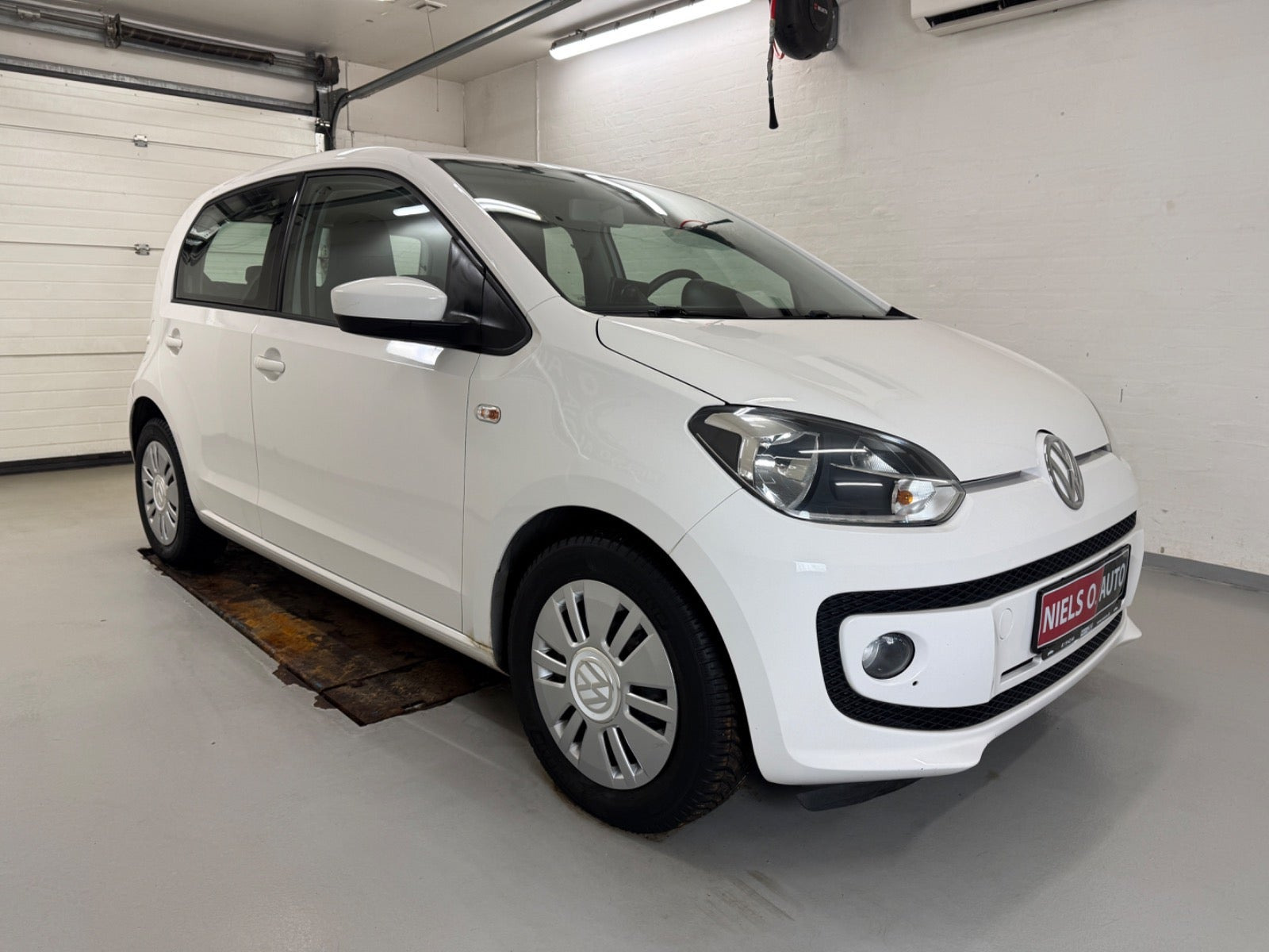 Hvid VW UP! fra 2013