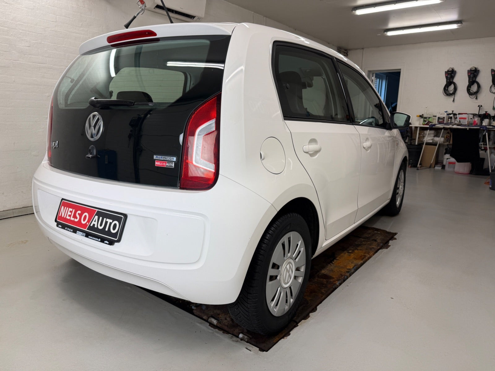 Hvid VW UP! fra 2013