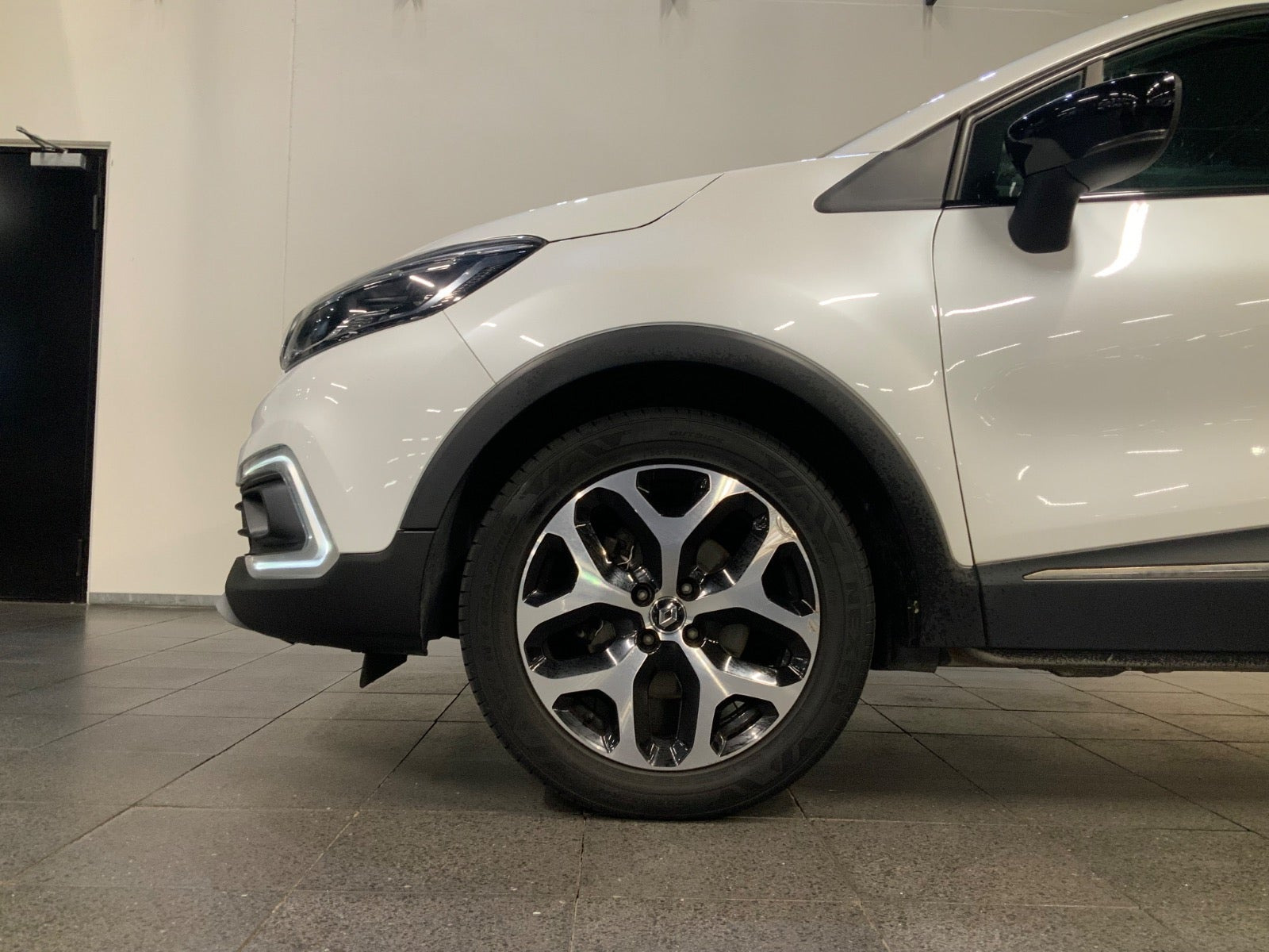 Hvid Renault Captur fra 2017