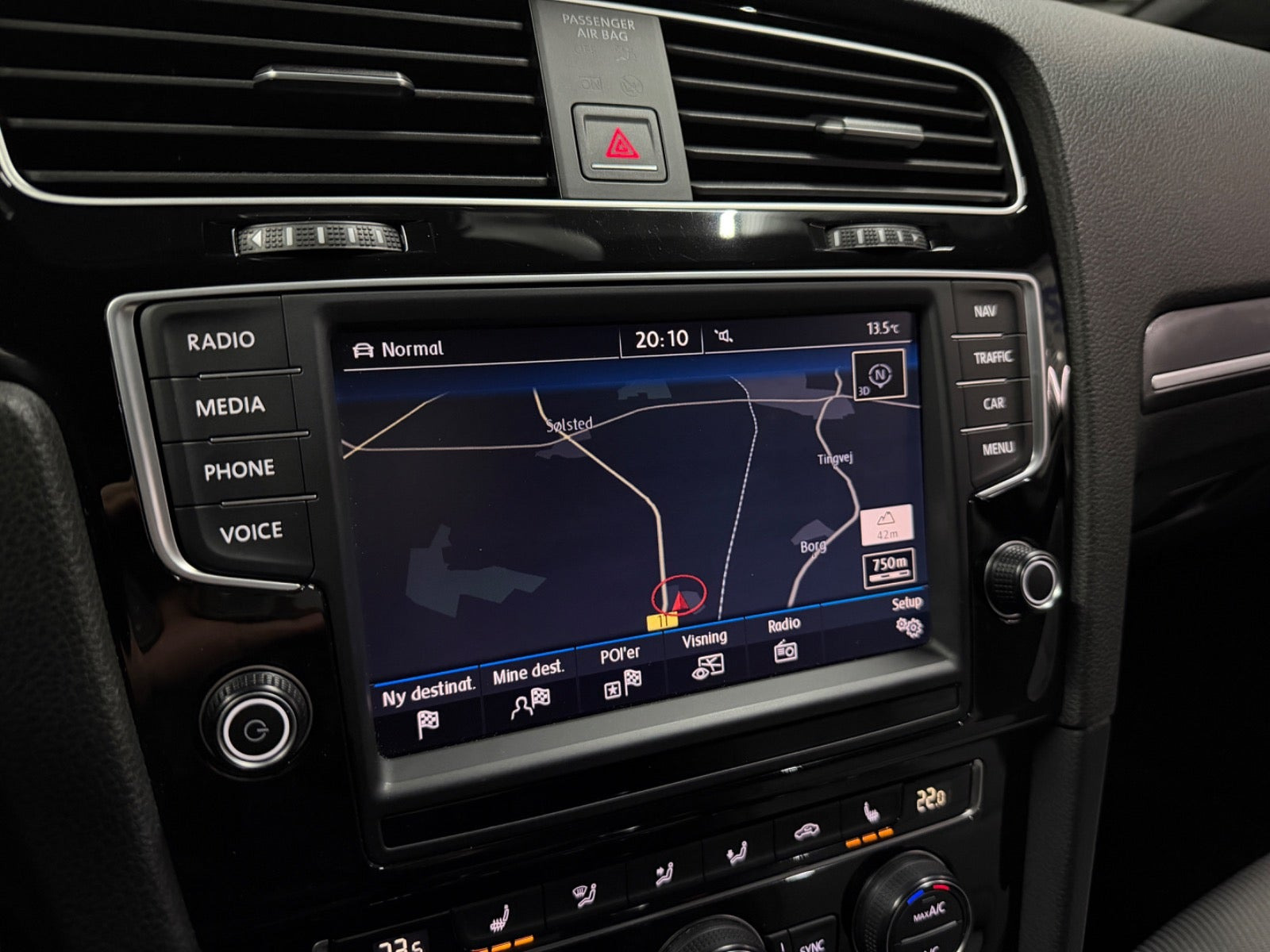 Grå VW Golf VII fra 2017