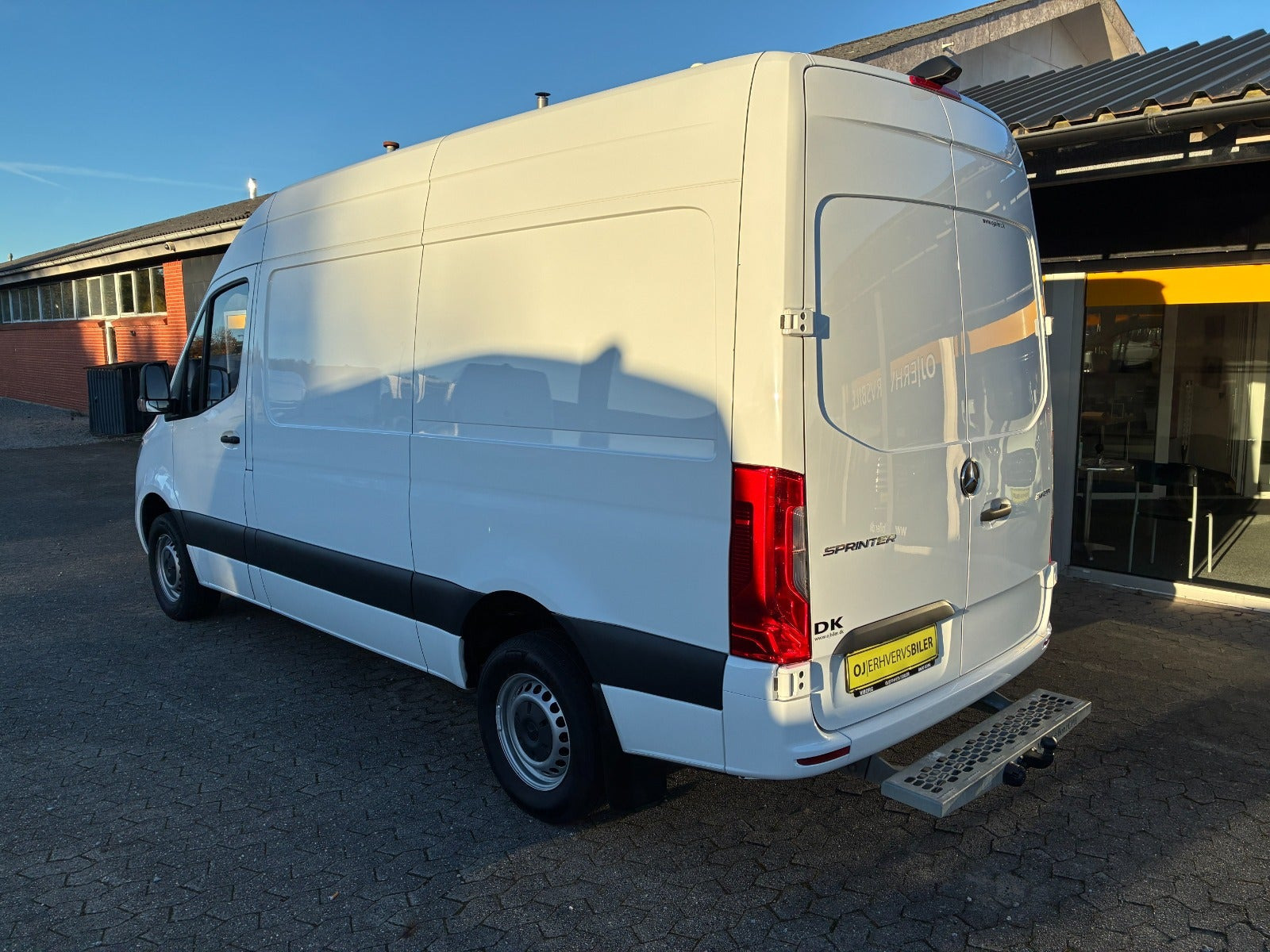 Hvid Mercedes Sprinter 317 fra 2023