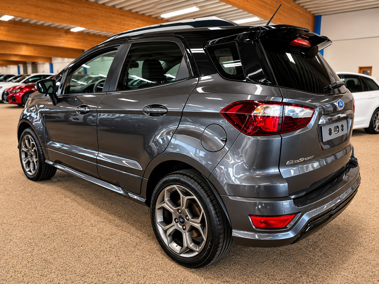 Grå Ford EcoSport fra 2018