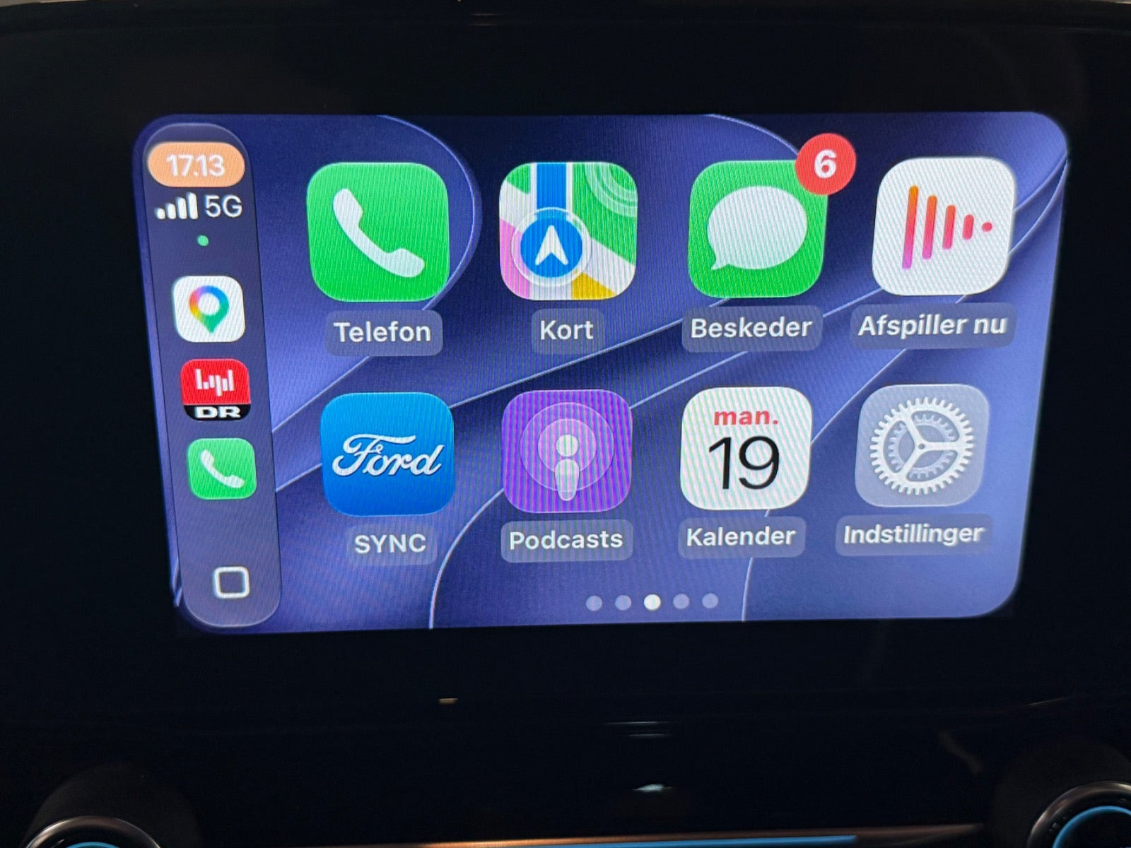 Grå Ford EcoSport fra 2018